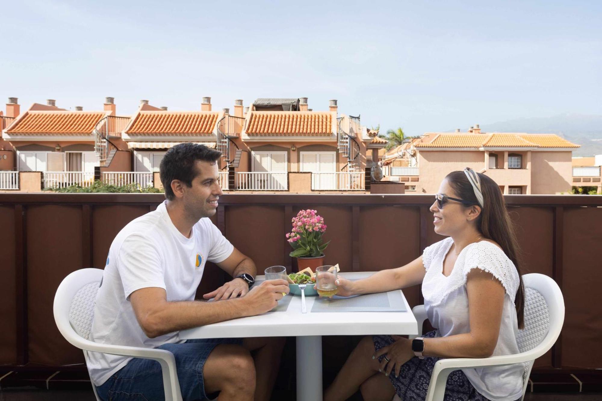 Agradable Piso Con Piscina & Playa Terraza Y Wifi Leilighet Costa Del Silencio Eksteriør bilde